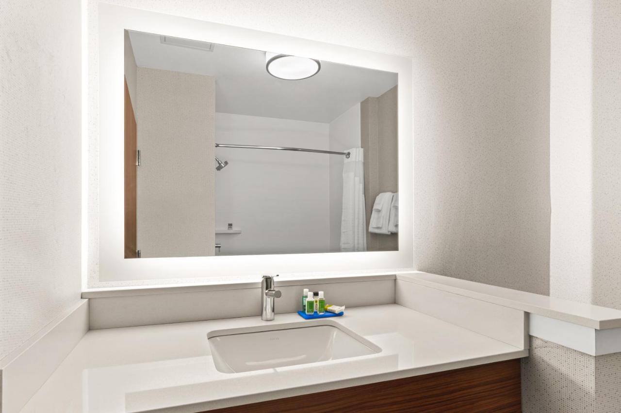 Holiday Inn Express & Suites - Suisun City By Ihg Luaran gambar